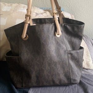 Michael Kors used bag that I no longer use.